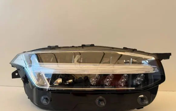 Volvo XC90 Headlight/headlamp 32420462