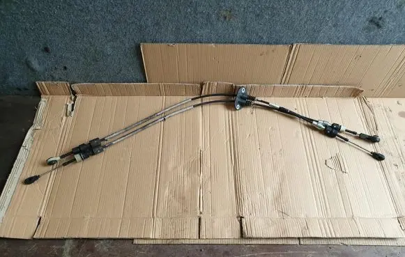Volvo V70 Gear shift cable linkage 31256179
