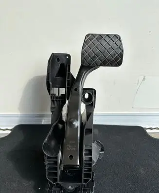 Volkswagen T-Roc Pedal assembly 5Q1723058CC 762135154165