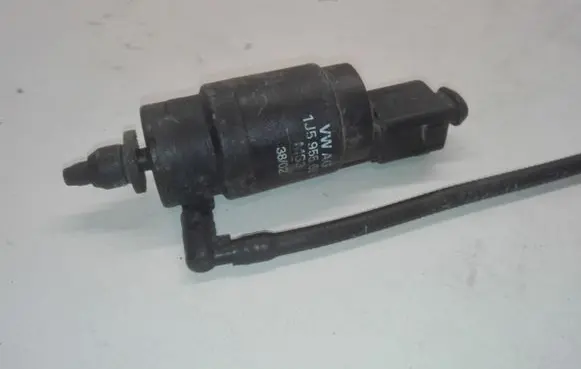 Audi A6 S6 C5 4B Headlight washer pump 1J5955651