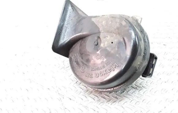 Audi A8 S8 D2 4D Horn signal
