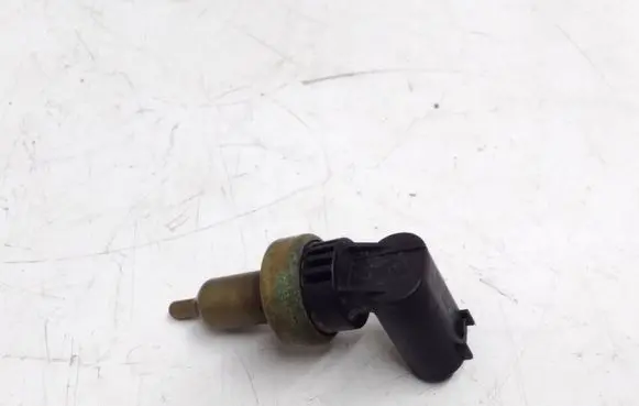 Mercedes-Benz C W205 Coolant temperature sensor A0999053700 A2C85403100