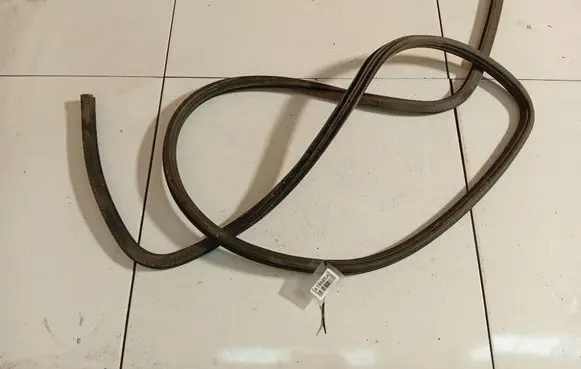 Volkswagen Golf III Rubber seal front coupe door 