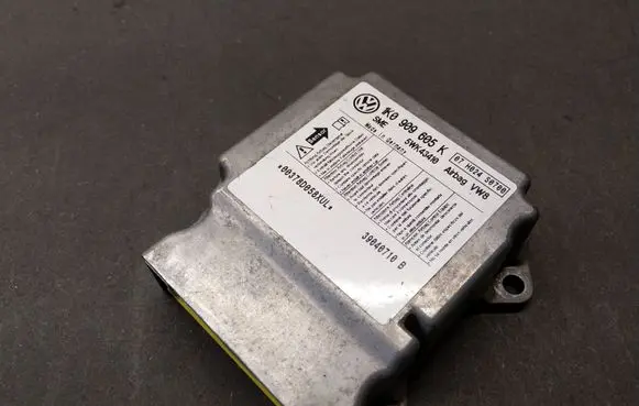 Skoda Octavia Mk2 (1Z) Airbag control unit/module 1K0909605K