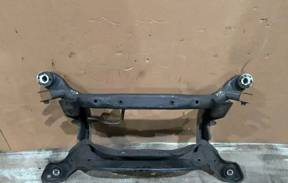 Volvo V60 Rear subframe 3908087
