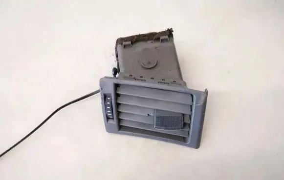 Audi A4 S4 B6 8E 8H Dash center air vent grill 438401 4384-01