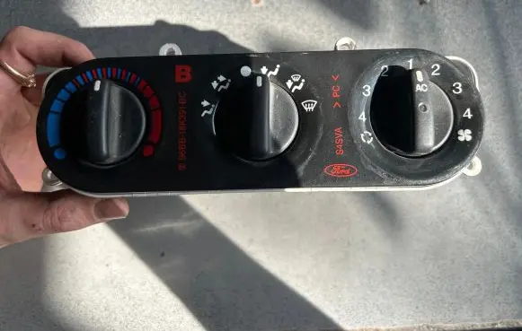 Ford Mondeo MK II Climate control unit 97BW18D451A
