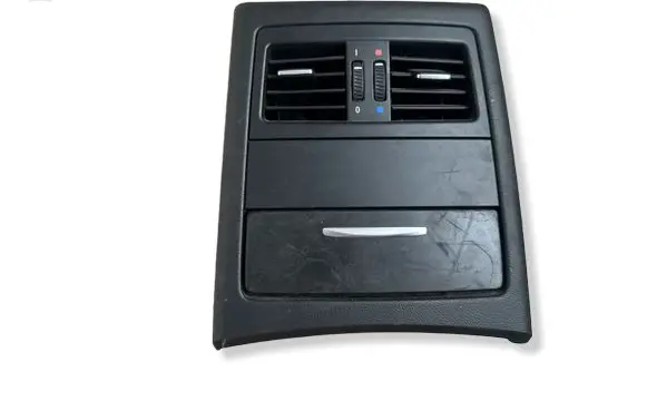 Rear air vent grill