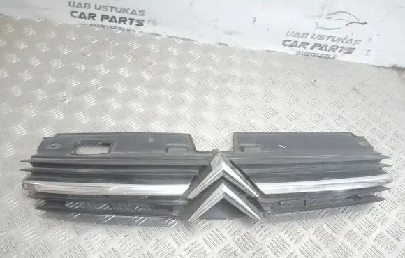 Citroen C5 Front bumper upper radiator grill 9636751980