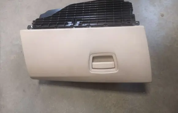 BMW 5 F10 F11 Glove box 9173907