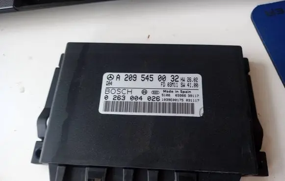 Mercedes-Benz C W203 Parking PDC control unit/module A2095450032
