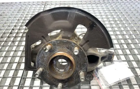 Front wheel hub spindle knuckle