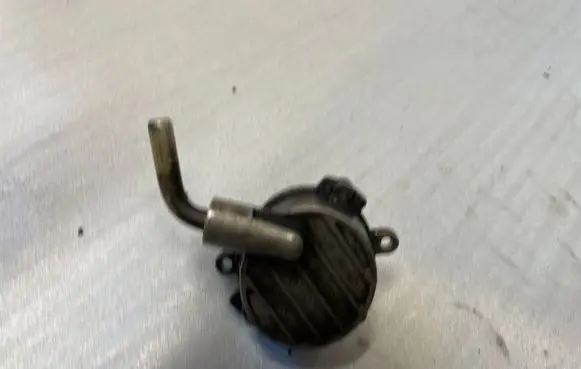 Mercedes-Benz E W211 Vacuum pump A6112300065