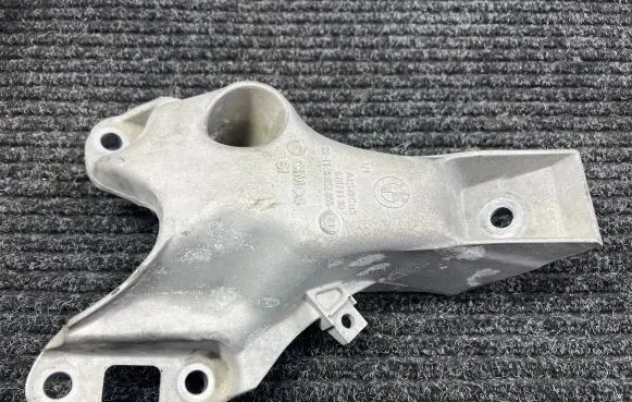 BMW X5 F15 Engine mounting bracket 6852855 67871110