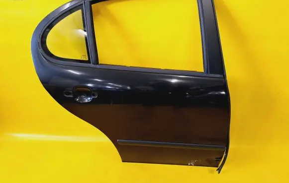 Seat Leon (1M) Rear door