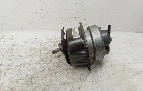 BMW X5 E70 Engine mount bracket P678441602 16004212