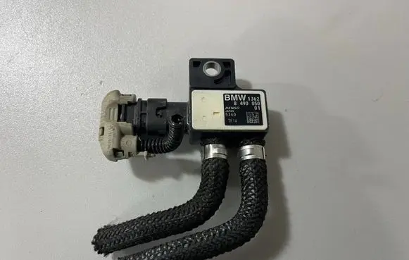 BMW 3 G20 G21 Exhaust gas temperature sensor 8490050