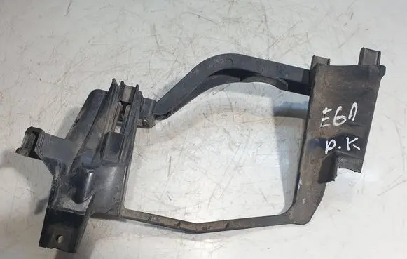 BMW 5 E60 E61 Headlight/headlamp mounting bracket 15873700