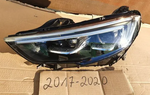 Opel Insignia B Headlight/headlamp 39122974 10504290001