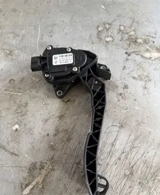Renault Master III Accelerator throttle pedal 180101626R 6PV00997801