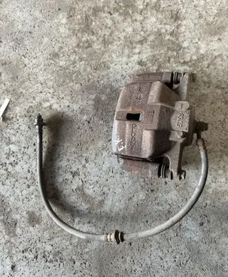 Front brake caliper