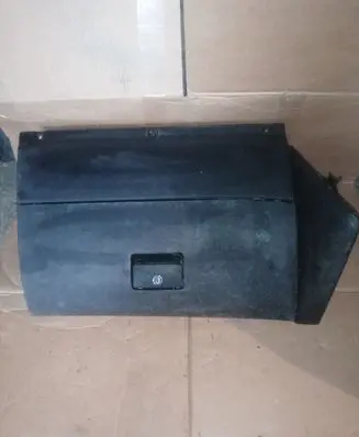 Volkswagen Golf IV Glove box 1J1857101A