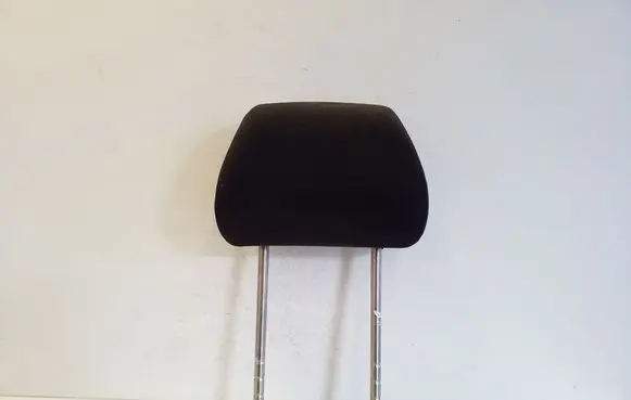 Volkswagen Golf IV Front seat headrest 