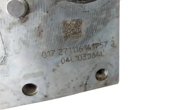Volkswagen Scirocco Engine 04L103292H 04L103064L