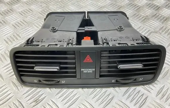 Skoda Yeti (5L) Dash center air vent grill 5L0820951