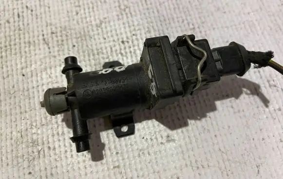 Mercedes-Benz E W210 Turbo solenoid valve a2028000178 2028000178