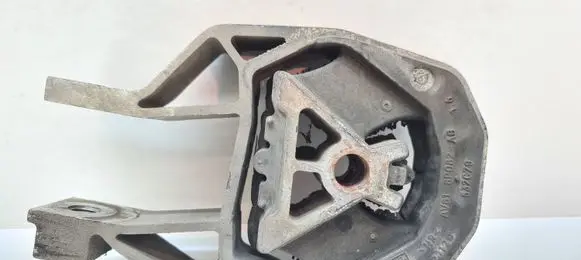 Volvo C30 Gearbox mount AV616P082AB