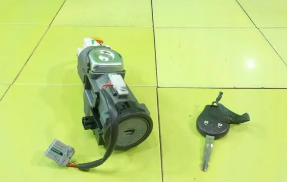 Nissan NV200 Ignition lock 28590C9968