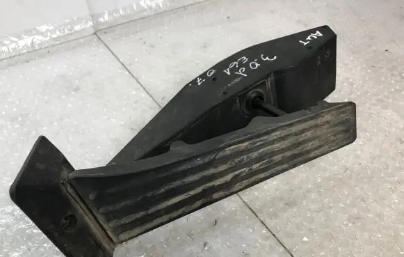 BMW 5 E60 E61 Accelerator throttle pedal 6766930