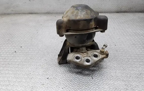 Engine mount bracket