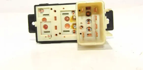 Chevrolet Captiva Electric window control switch