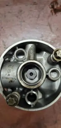 Mercedes-Benz E W212 Oil pump A6511810312
