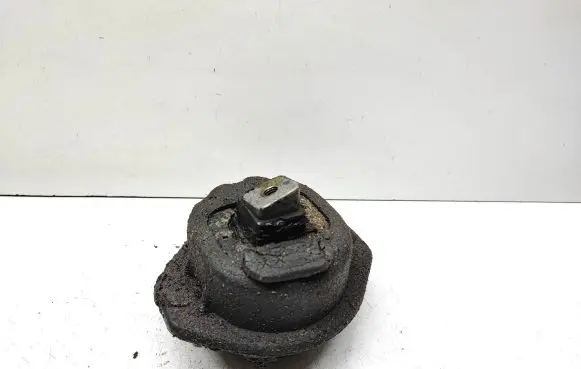 BMW 7 E65 E66 Engine mount bracket