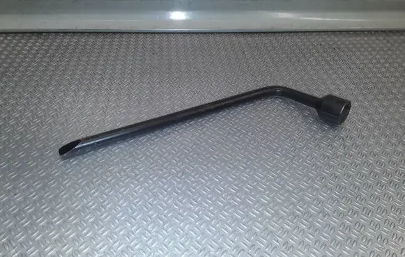 Toyota Yaris Wheel nut wrench 
