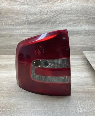Skoda Octavia Mk2 (1Z) Rear/tail lights 1Z9945095 1Z9945257