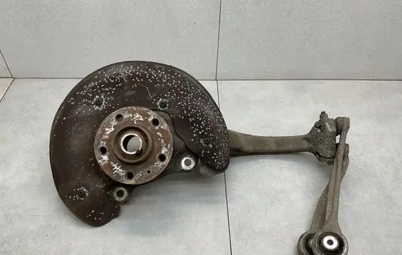Audi A4 S4 B8 8K Front wheel hub