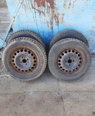 Opel Astra G R15 winter/snow tires with studs 1856515