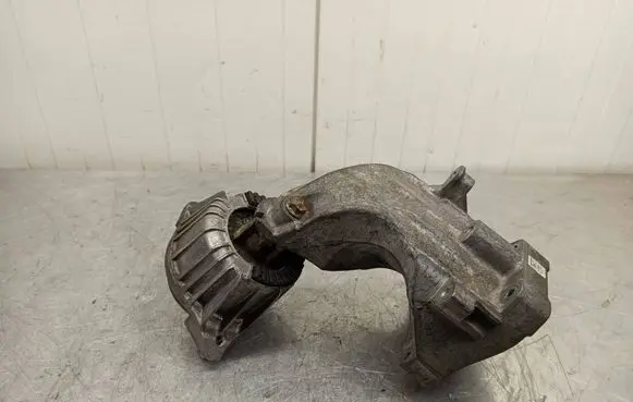 Mercedes-Benz C W204 Engine mounting bracket A6512230004