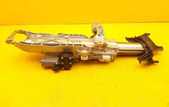 BMW 7 G11 G12 Steering wheel axle 7045955