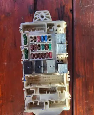 Mitsubishi Grandis Fuse module 507050060 91840WG 1MR587655