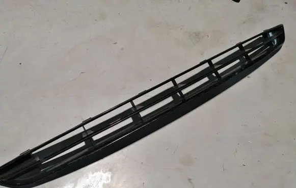 Ford B-MAX Front bumper lower grill AV1117K945BBW