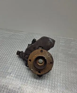 Renault Twingo II Front wheel hub