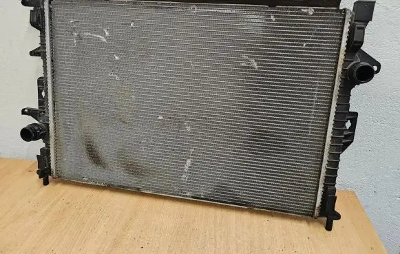 Volvo V40 Coolant radiator 31319064