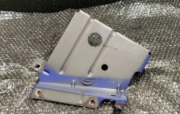 Renault Master III Fender mounting bracket 631221215R