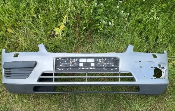 Ford Focus Front bumper 4M5117757A 4M5117C749A A2KNU0097A