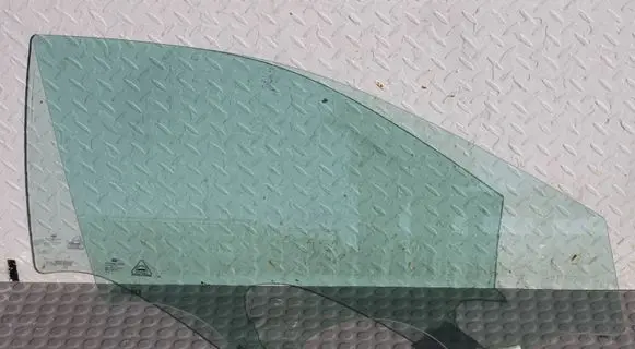 Hyundai i30 Front door window glass four-door 82420G4010I30 82420G4010